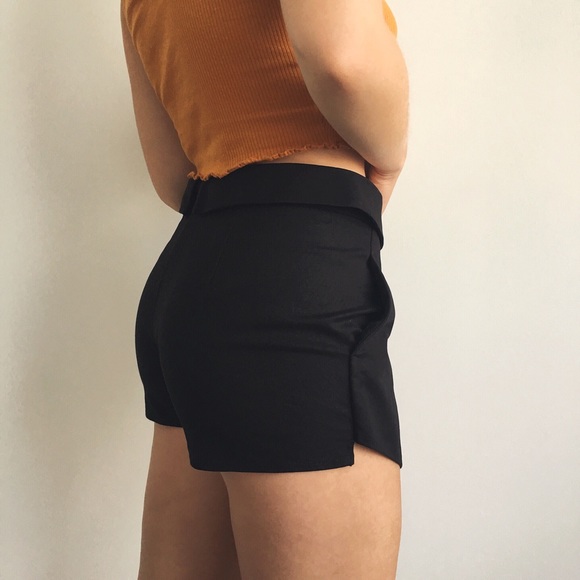 *SOLD* Aritzia Talula Black Skort - Picture 3 of 4
